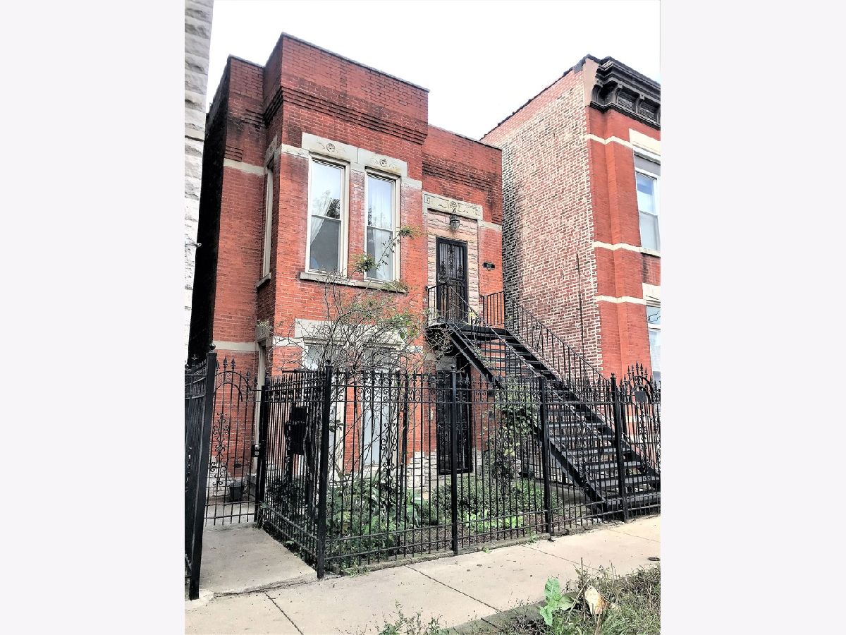 Condominiums & Homes For Rent Tri-taylor Chicago Illinois, 1012 Oakley