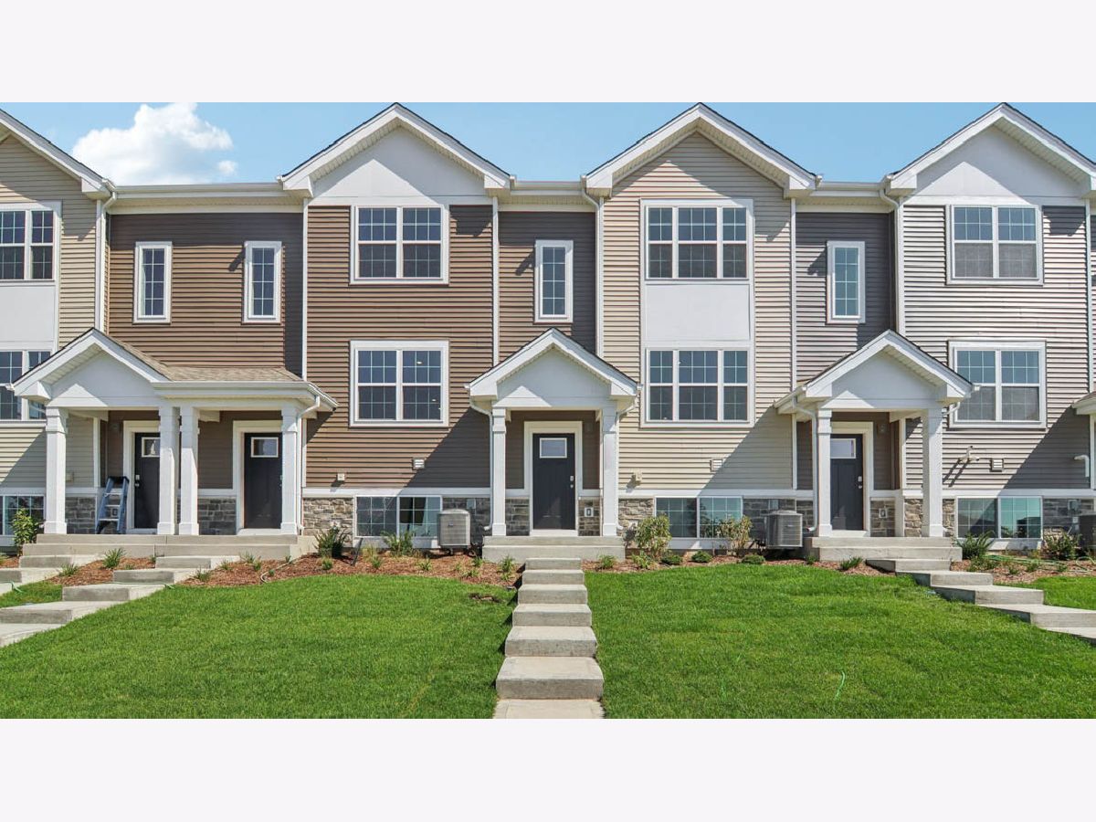  For Sale Pingree Grove Illinois, 1415 Oakfield Lane