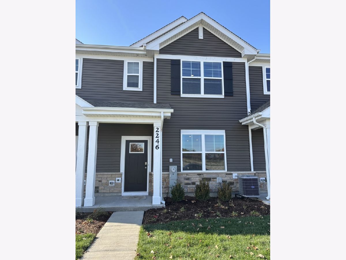  For Rent Oswego Illinois, 2246 Barbera