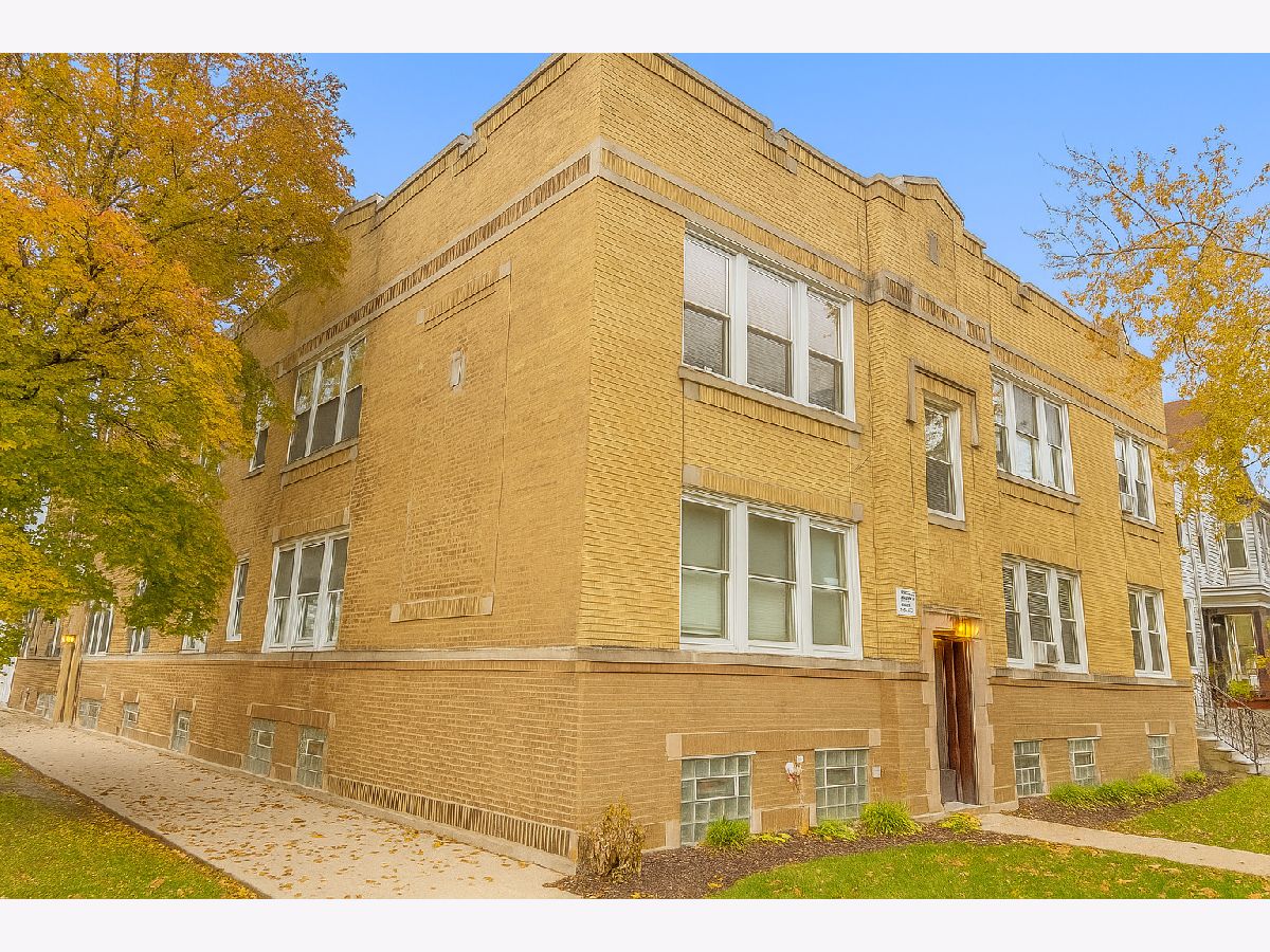  Rented Chicago Illinois, 3909 Lamon