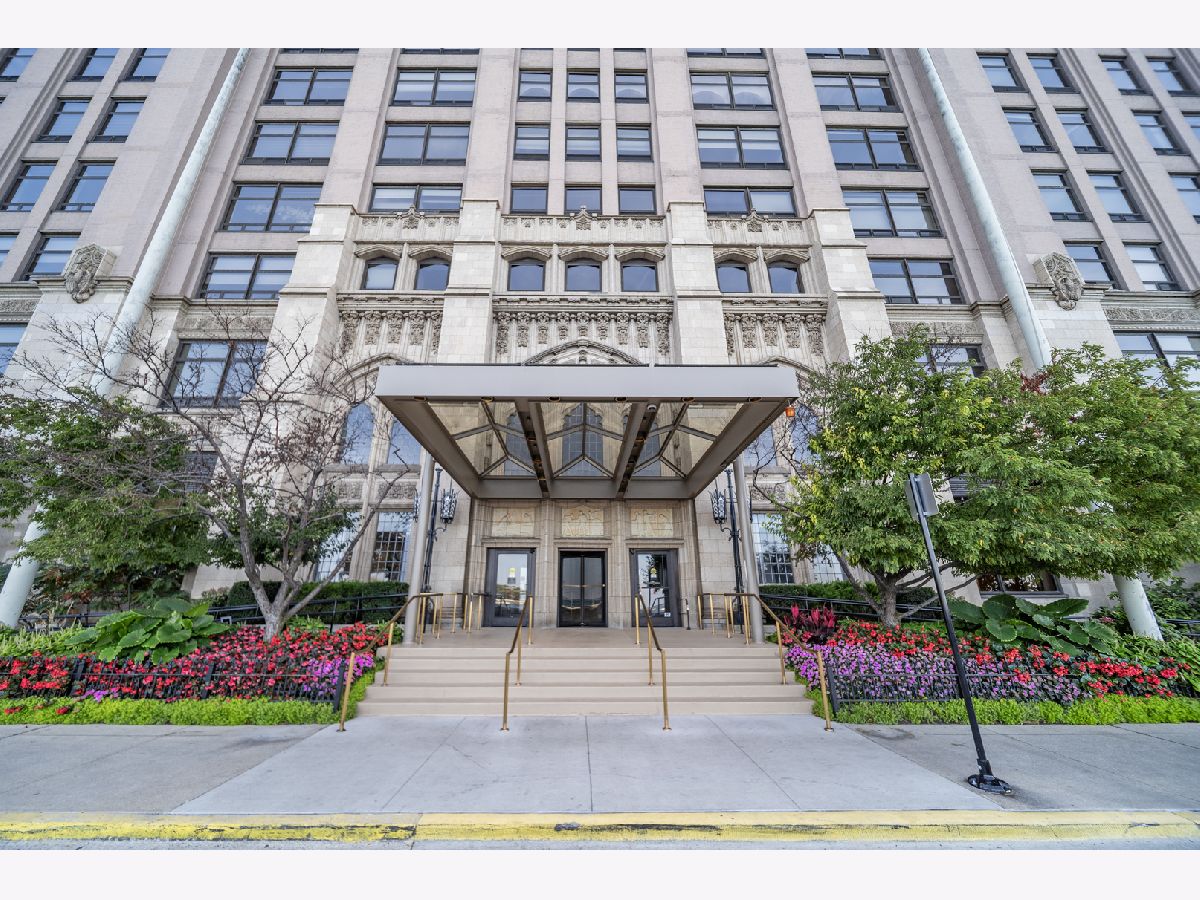  For Sale Chicago Illinois, 680 Lake Shore Drive