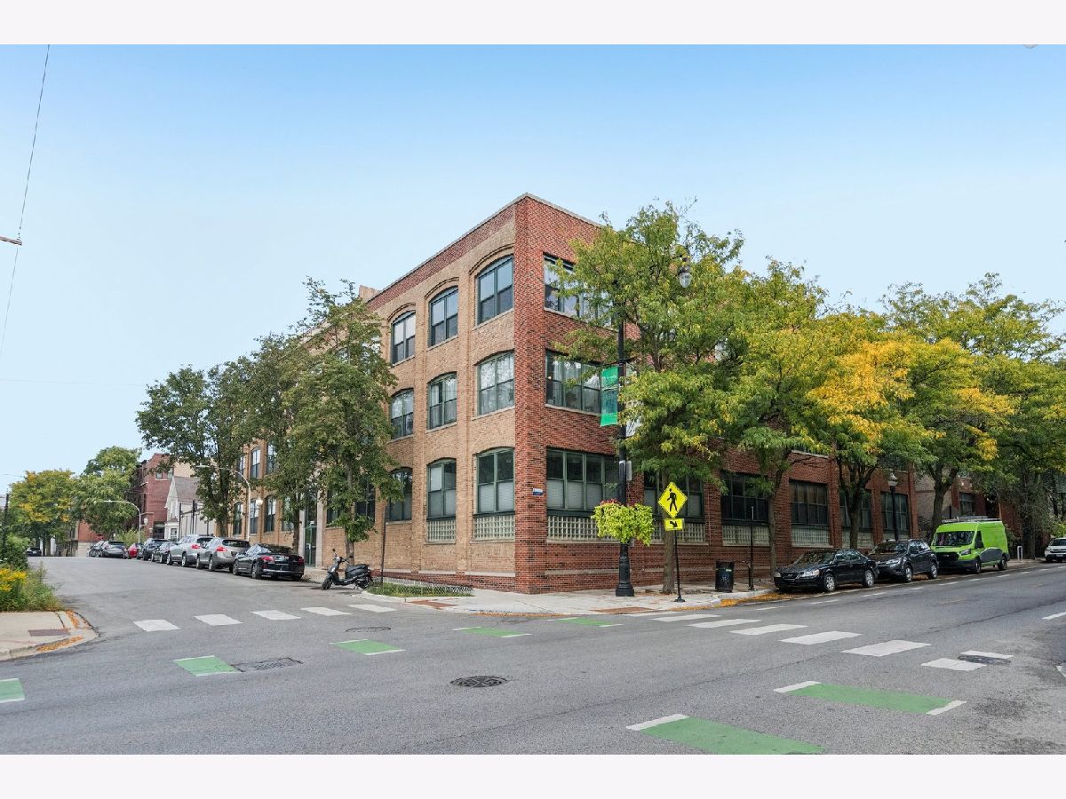  For Sale Chicago Illinois, 3201 Ravenswood Avenue