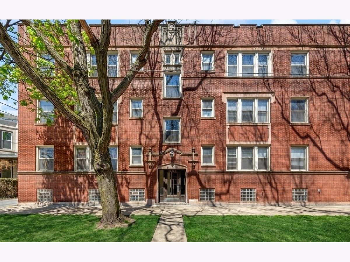  For Sale Chicago Illinois, 1704 Catalpa Avenue