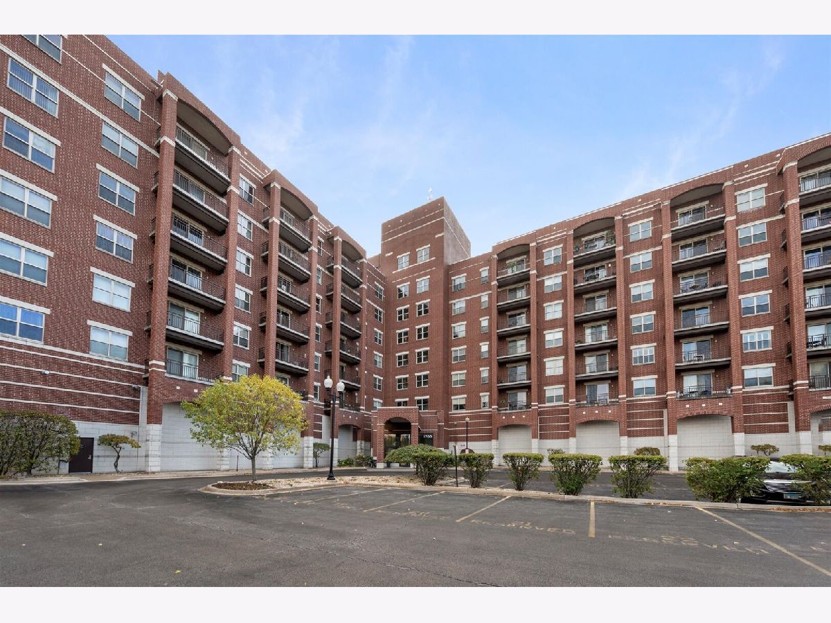  For Sale Melrose Park Illinois, 1700 Riverwoods Drive