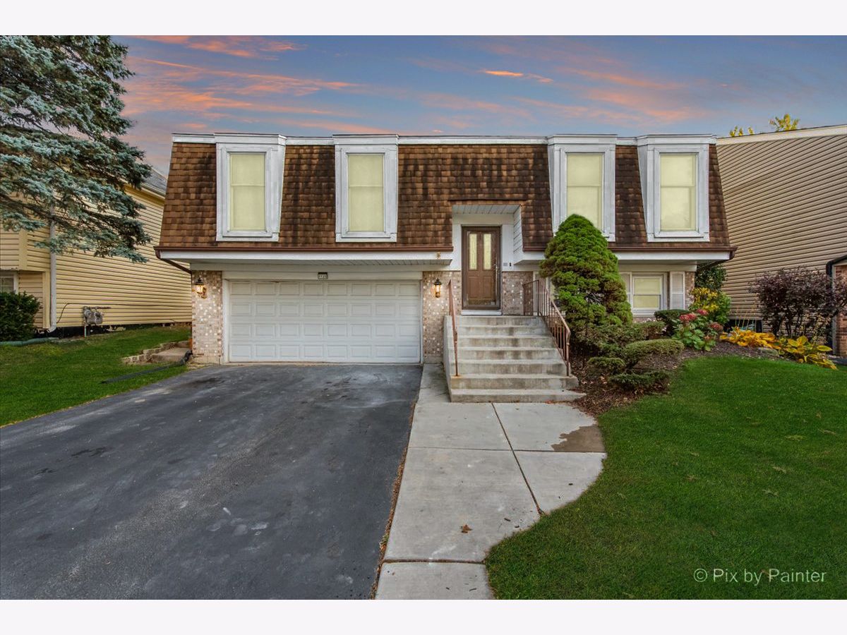  For Sale Roselle Illinois, 1125 Darby Lane