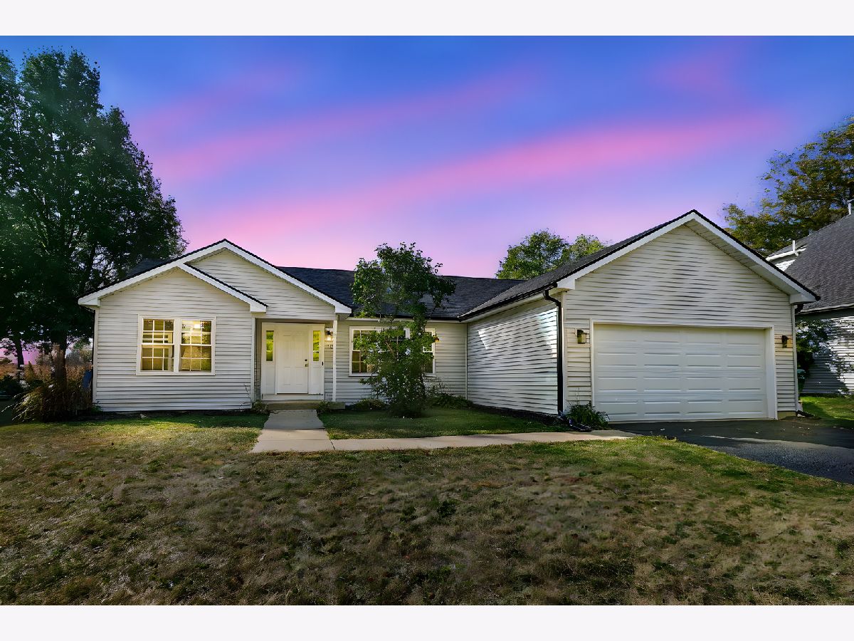  For Sale Maple Park Illinois, 220 Ashton Drive