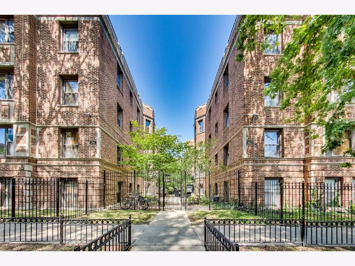  For Sale Chicago Illinois, 1658 Farwell Avenue