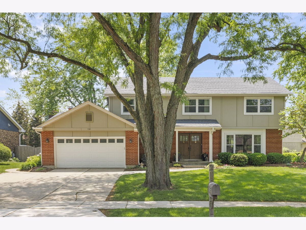 Condominiums & Homes For Sale Raintree Glen Ellyn Illinois, 595 Raintree Drive