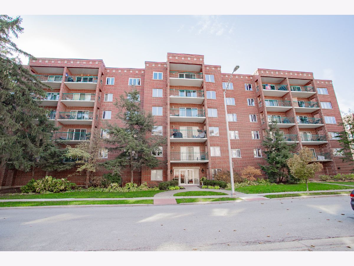  For Sale Des Plaines Illinois, 1685 Mill Street