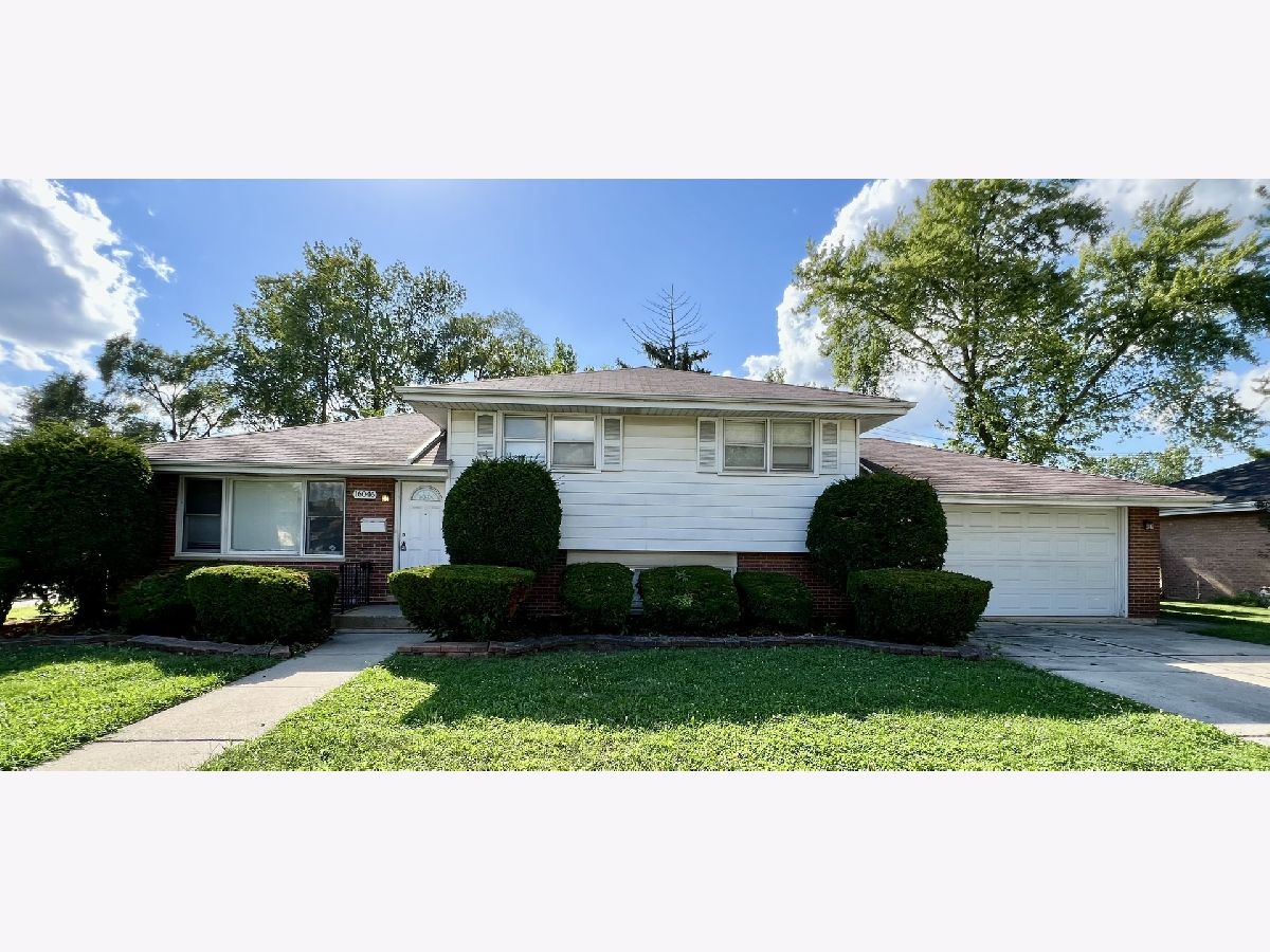  For Sale South Holland Illinois, 16046 Prairie Avenue