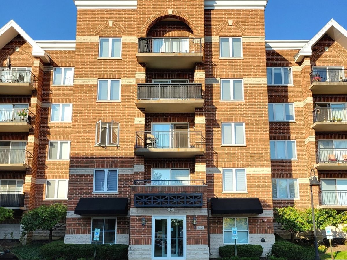  Rented Arlington Heights Illinois, 3451 Carriageway