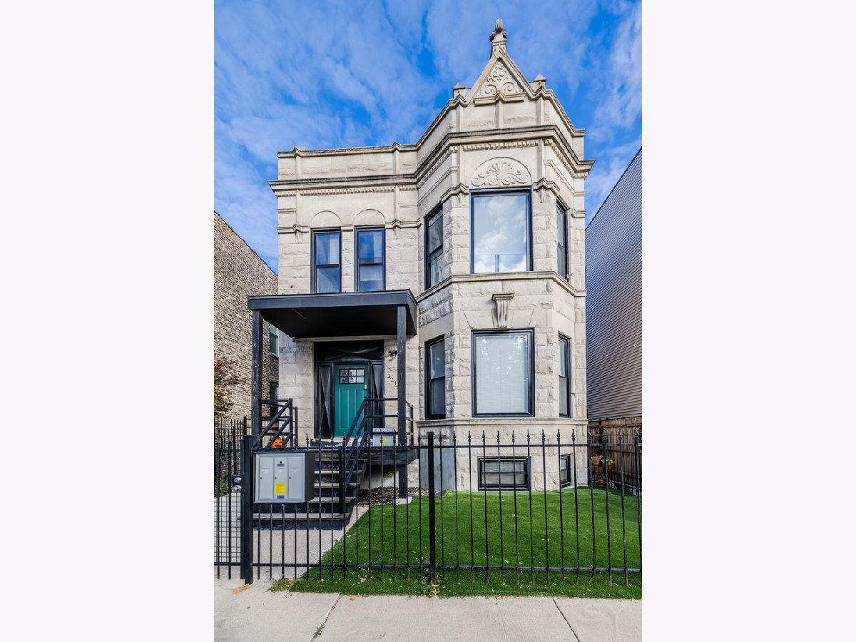  For Sale Chicago Illinois, 3218 Polk Street