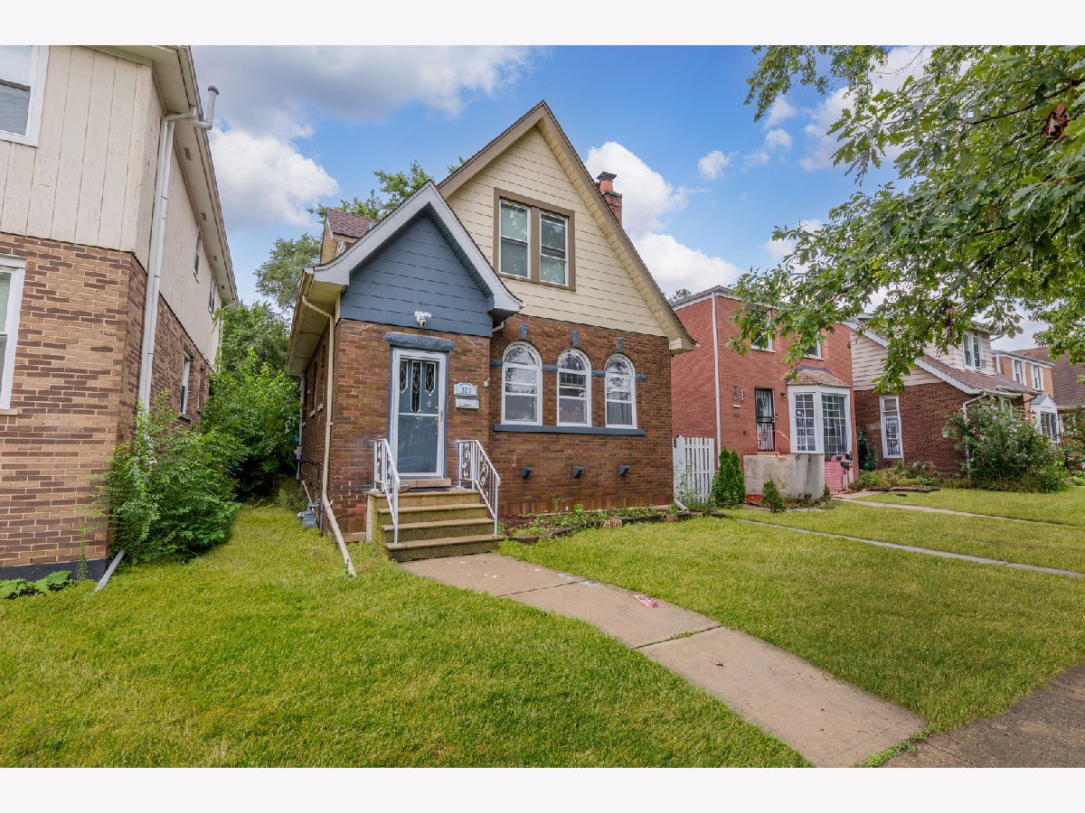  For Sale Westchester Illinois, 923 Manchester Avenue