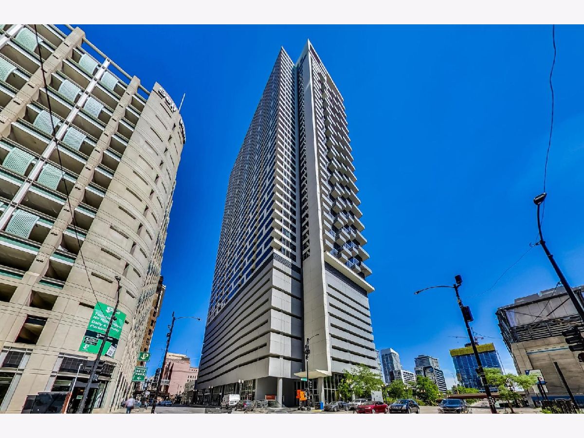  Rented Chicago Illinois, 235 Van Buren