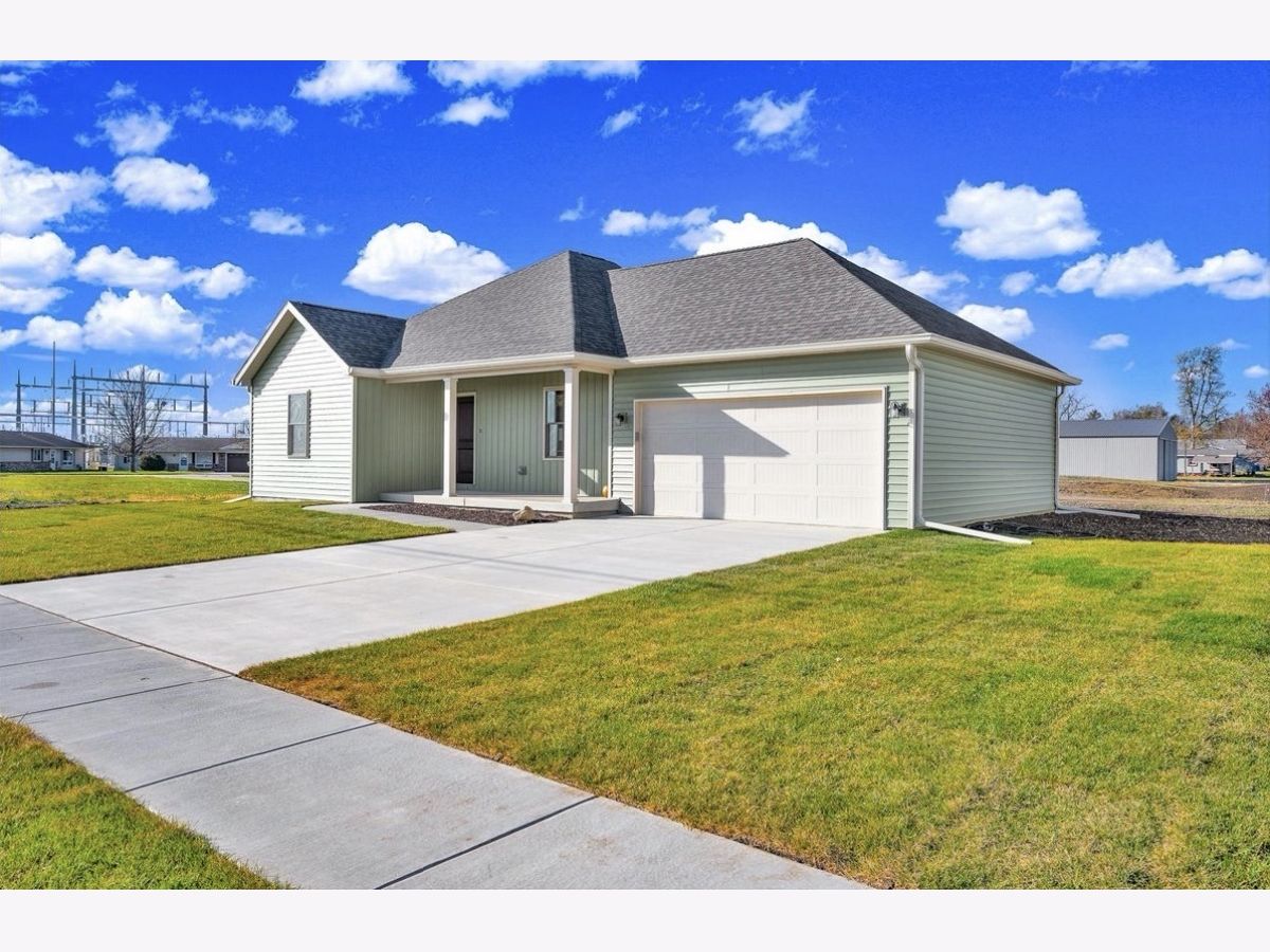  For Sale El Paso Illinois, 210 Oak Street