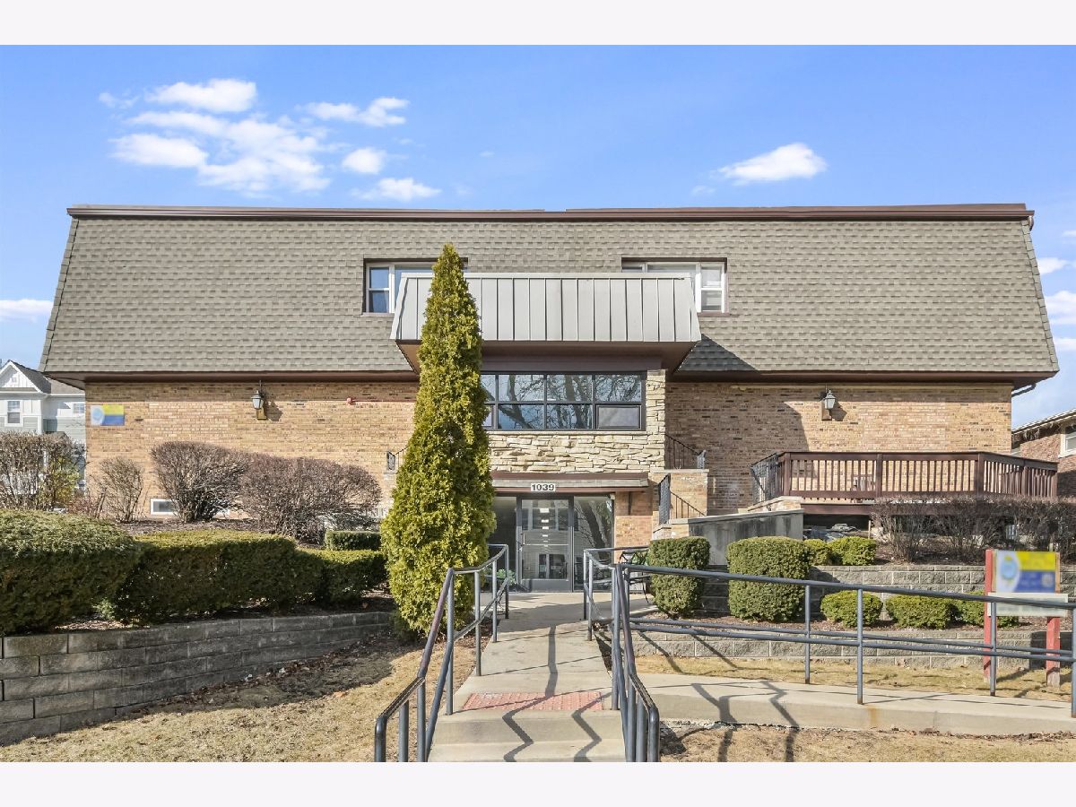  Rented Wheaton Illinois, 1039 College