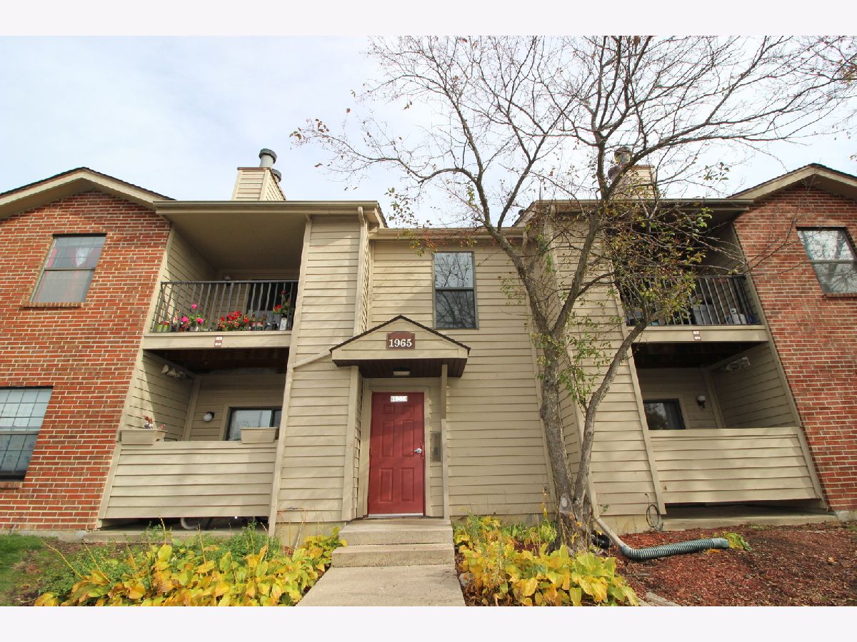 Condominiums For Rent Foxfire Palatine Illinois, 1965 Hicks