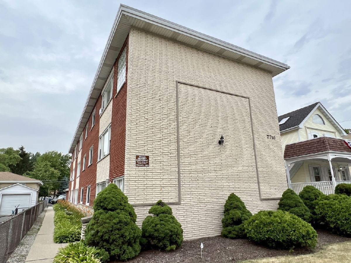  For Rent Lyons Illinois, 7716 Ogden