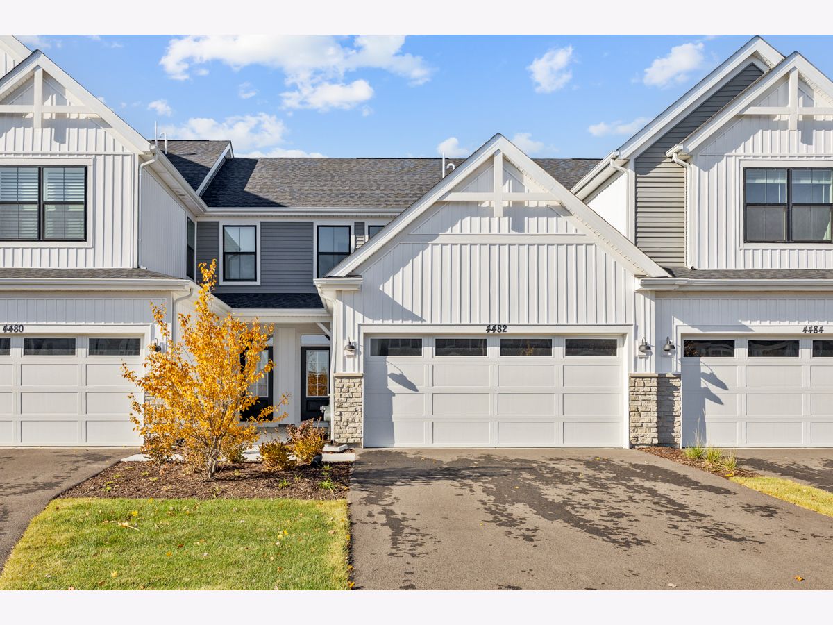 Condos & Townhomes For Rent Chelsea Manor Aurora Illinois, 4482 Chelsea Manor