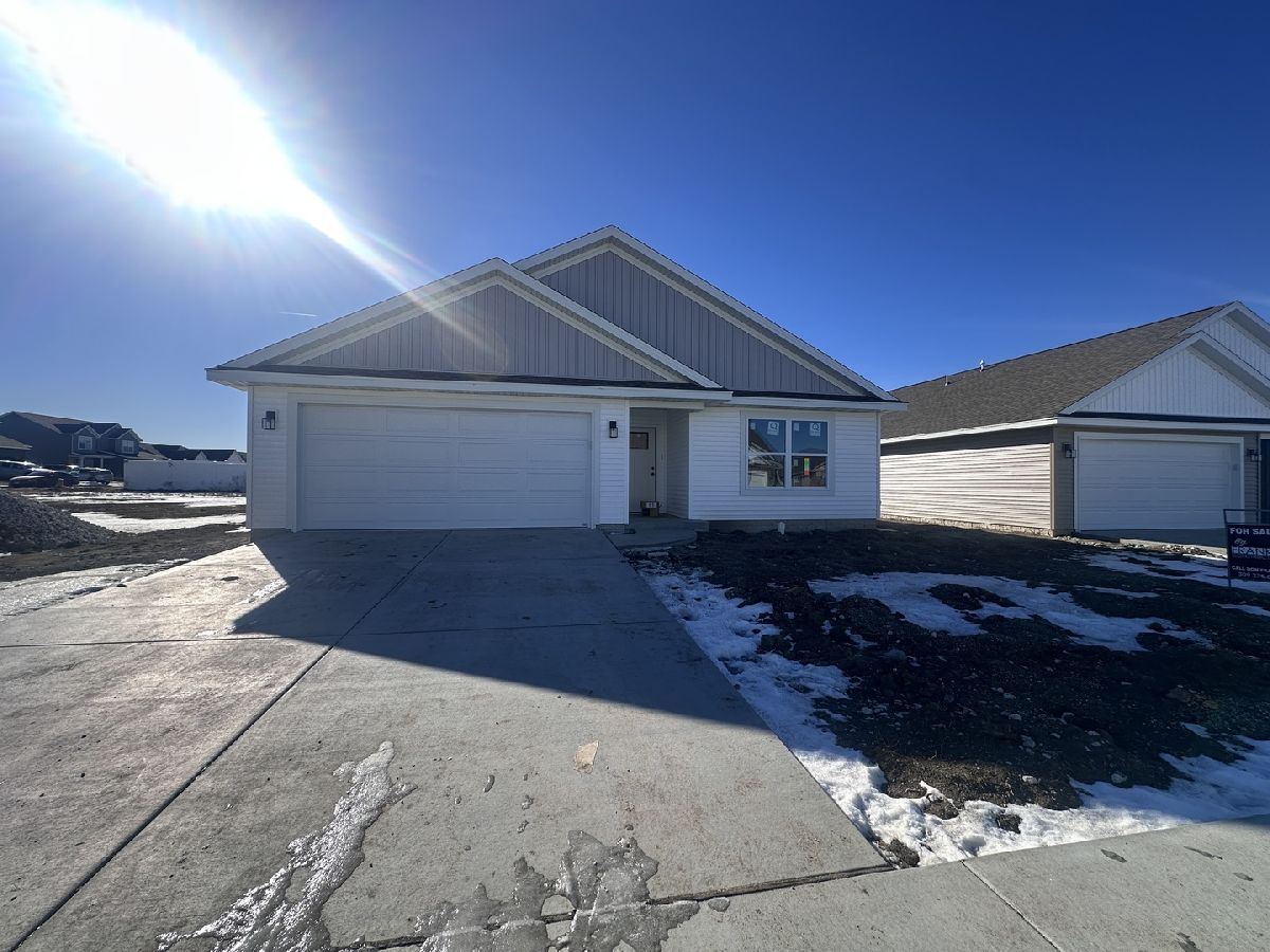 Homes & Condos & Townhomes For Sale Greystone Field Normal Illinois, 1705 Millstone Drive