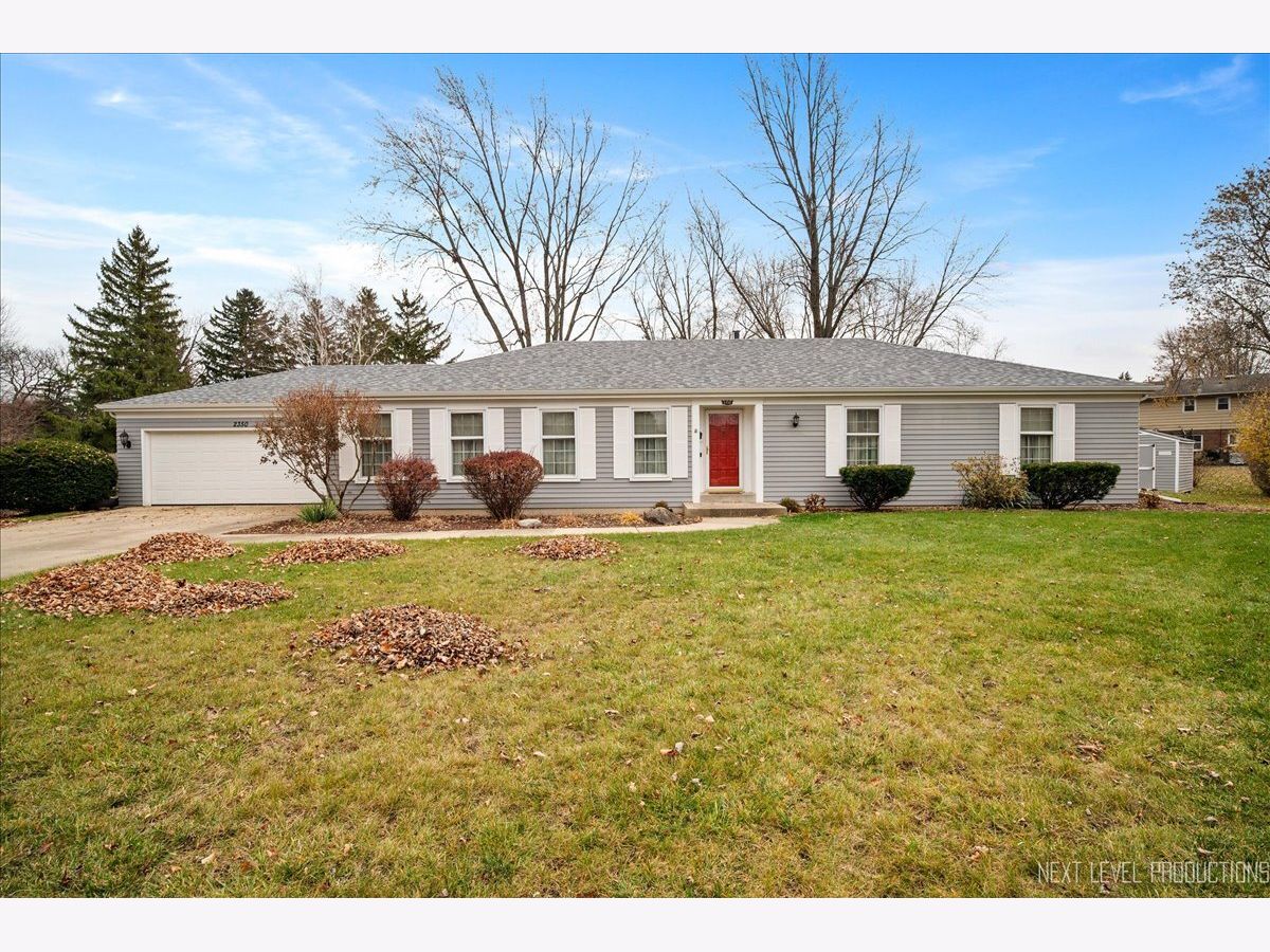 Homes For Sale Sans Souci Aurora Illinois, 2350 Tanglewood Court