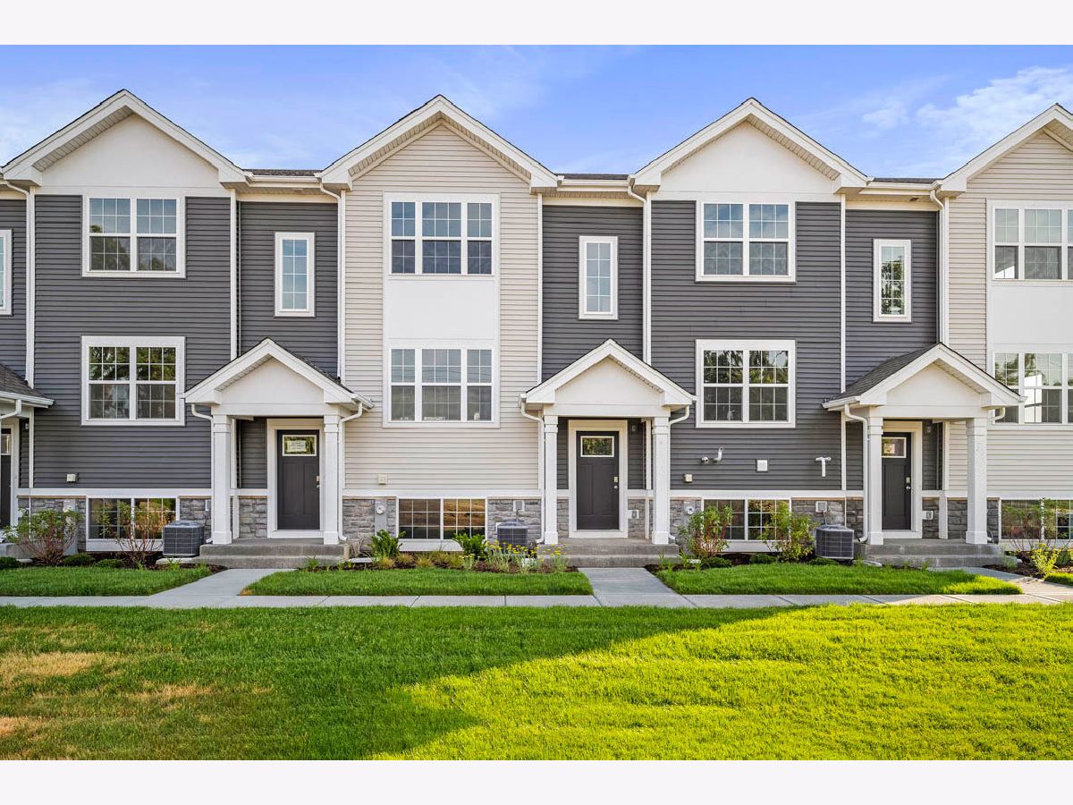  For Sale Hampshire Illinois, 887 Briar Glen Court