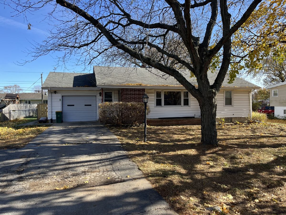  For Sale Manhattan Illinois, 320 Thelma Street