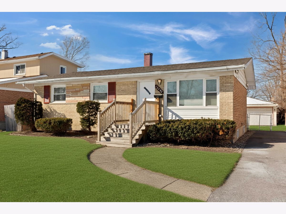  For Sale South Holland Illinois, 15666 Woodlawn East Avenue