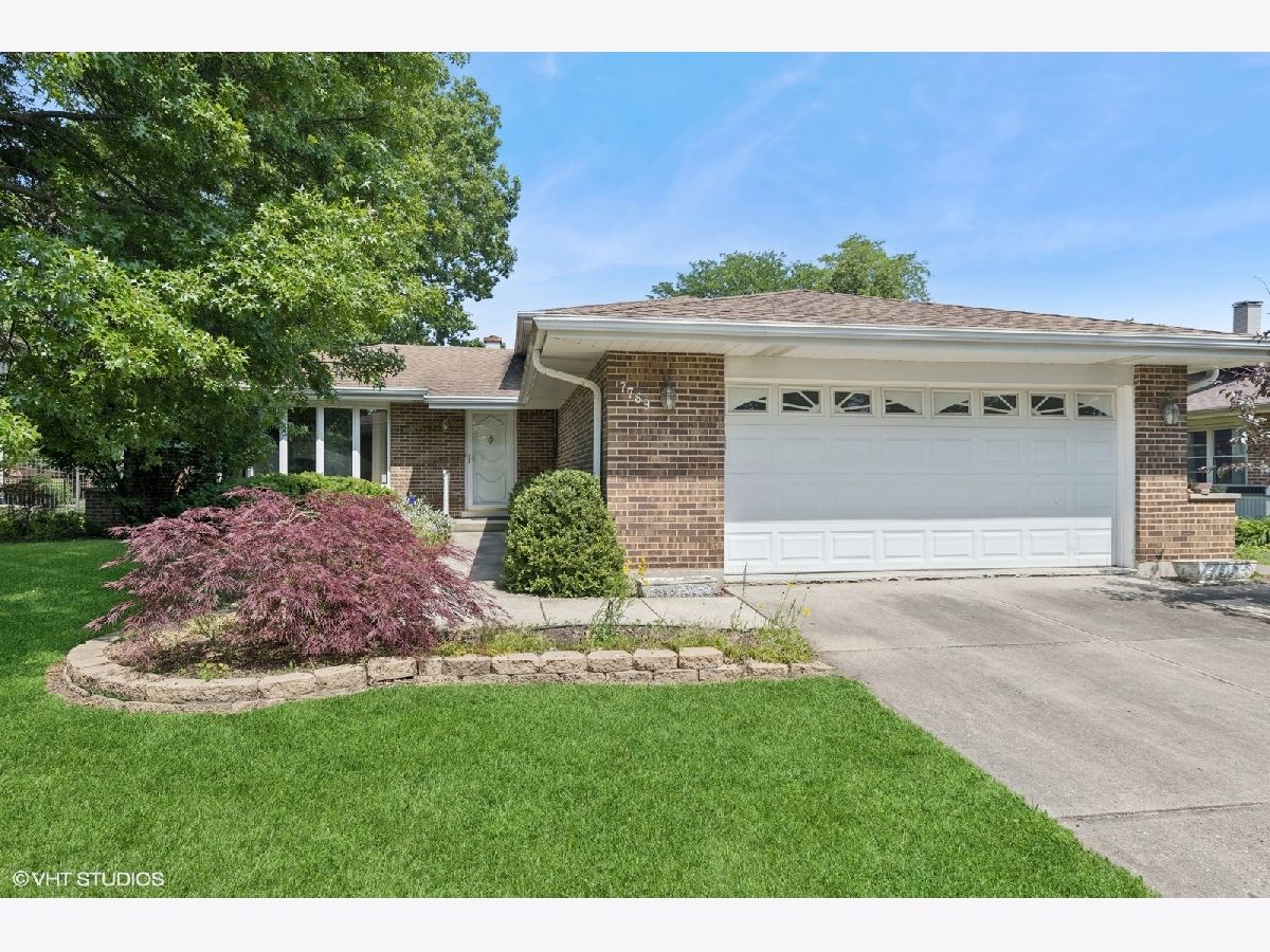  For Sale Darien Illinois, 7769 Danbury Drive