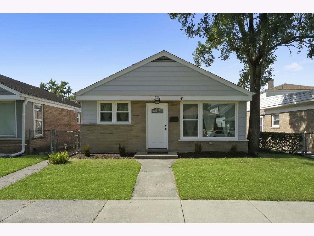  For Sale Bellwood Illinois, 120 Hyde Park Avenue
