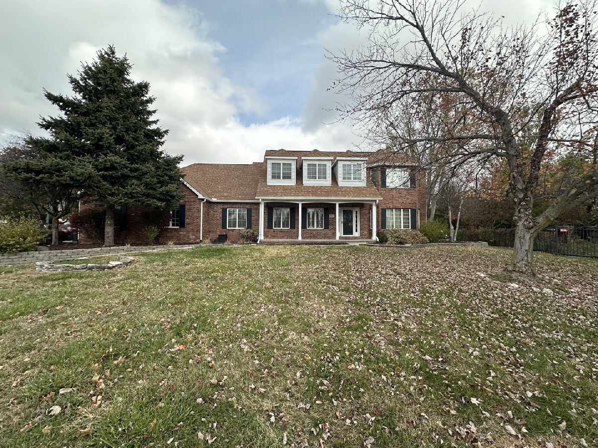 Homes & Condos & Townhomes Sold Hawthorne Hills Bloomington Illinois, 1917 Redbud