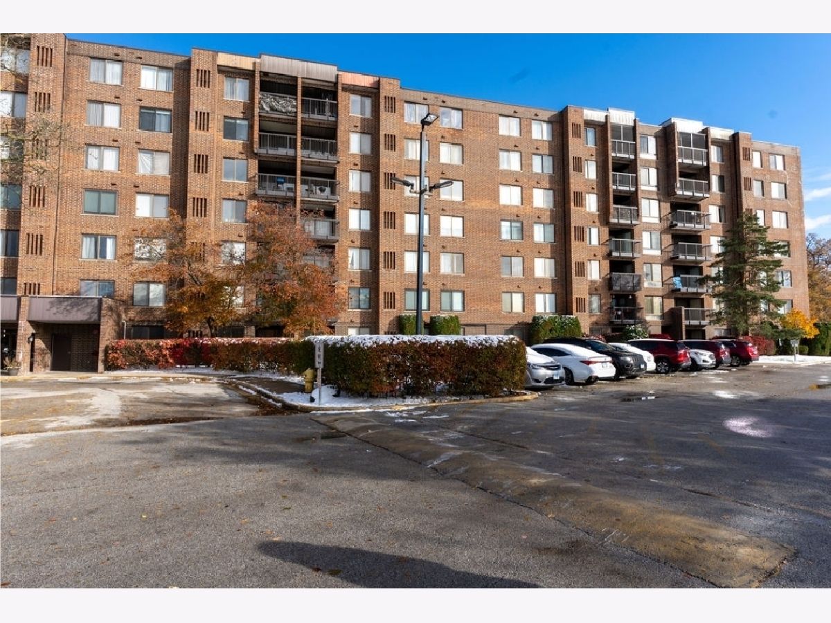 Condominiums For Sale Park Of River Oaks Calumet City Illinois, 400 Park Avenue