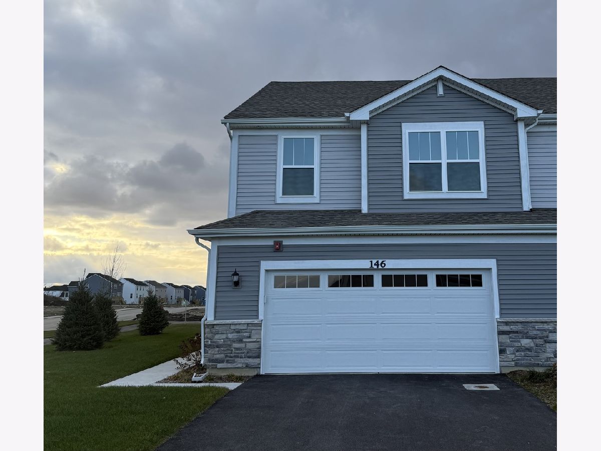  For Rent Oswego Illinois, 146 Henderson