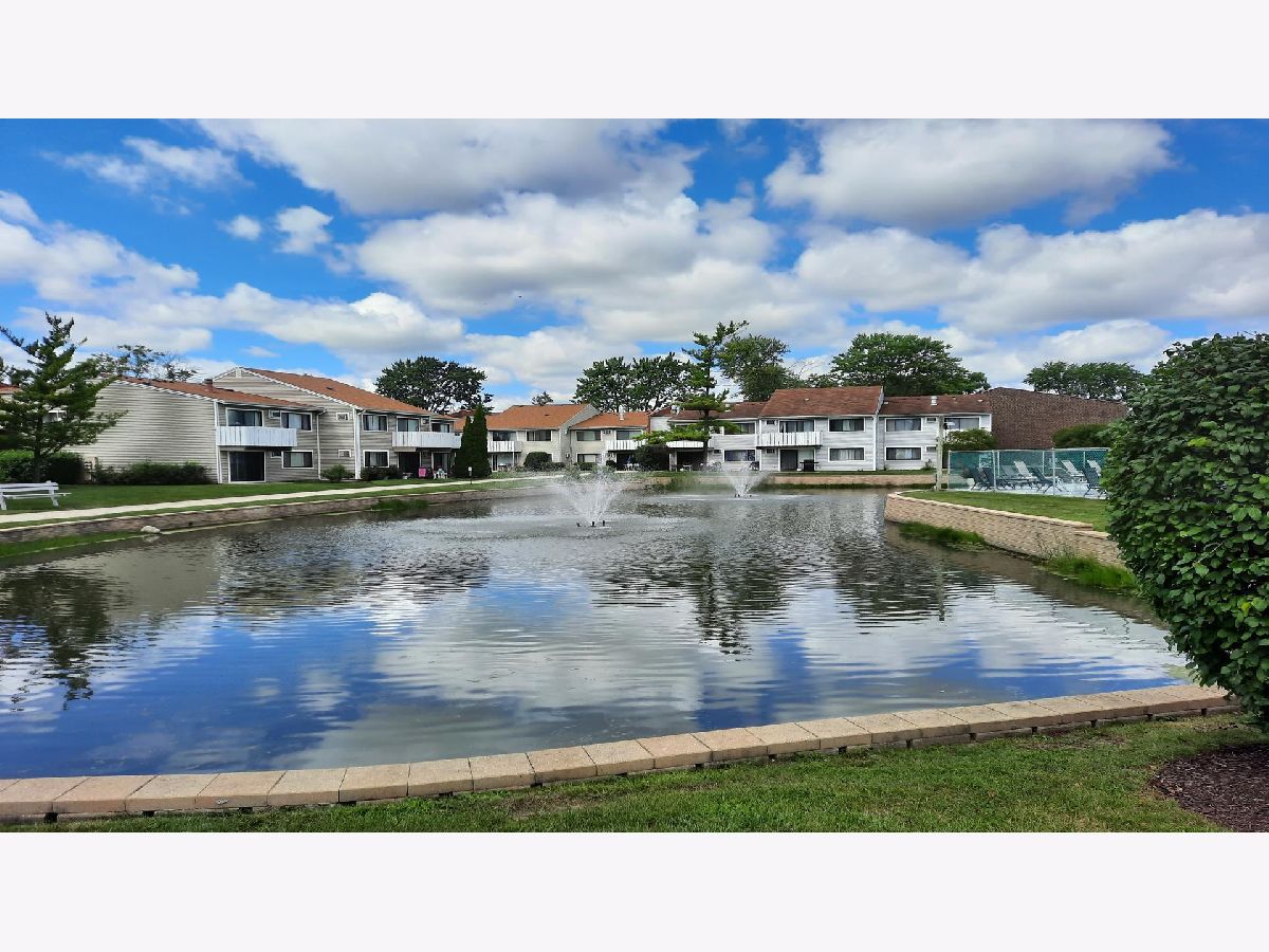 Condos & Townhomes For Rent Runaway Bay Palatine Illinois, 3900 Bayside