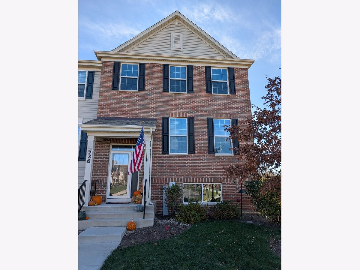  For Sale Crystal Lake Illinois, 526 Cimmaron Circle