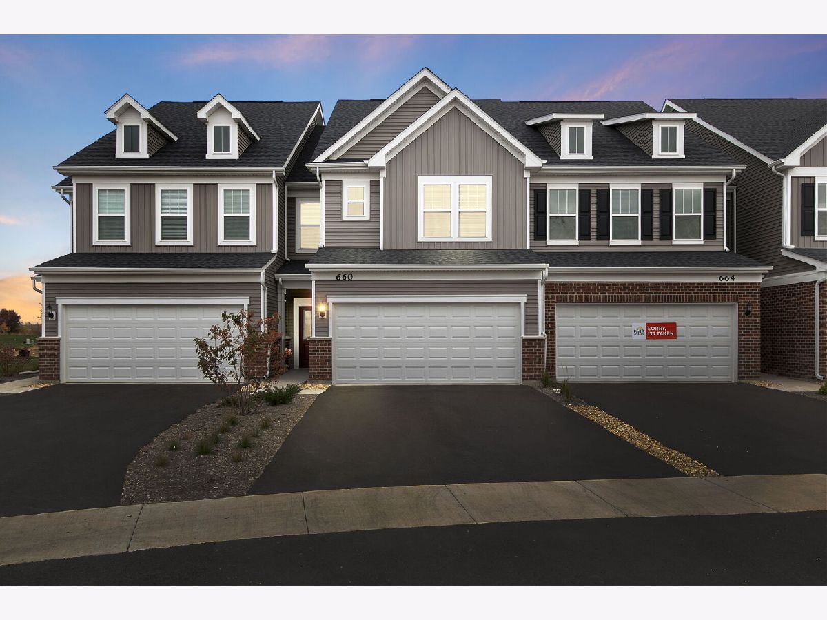 Condos & Townhomes For Rent Townes At Sawgrass Bolingbrook Illinois, 660 Switchgrass