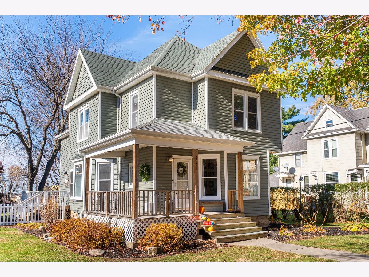  For Sale Ashton Illinois, 705 Paddock Avenue