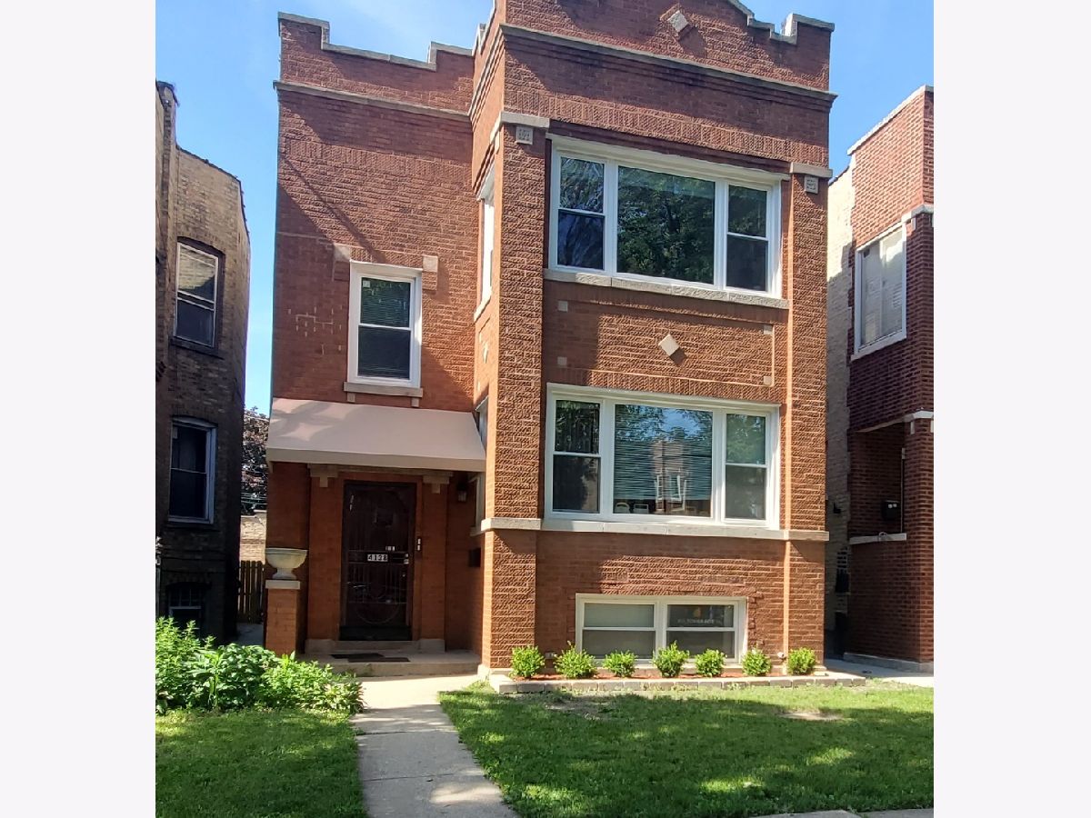  Rented Chicago Illinois, 4138 Barry