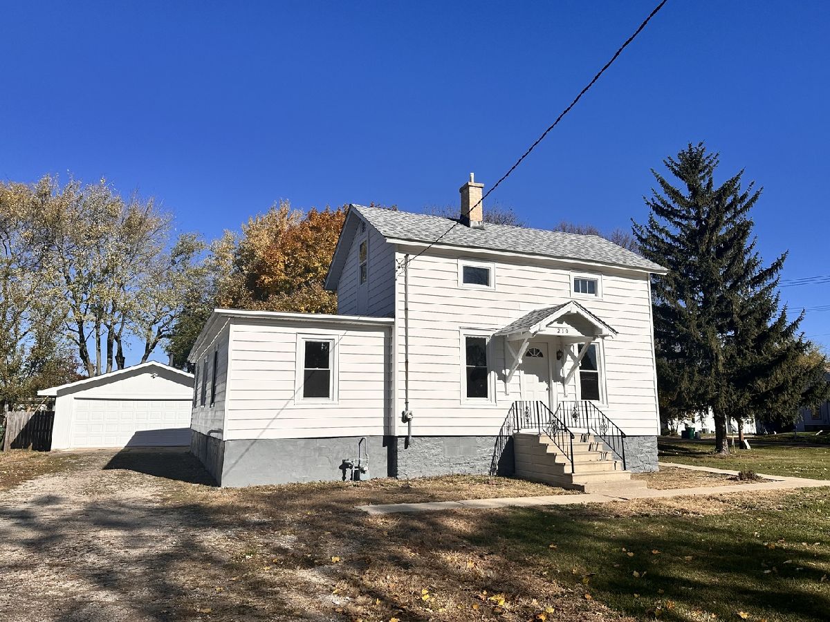  For Sale Leland Illinois, 210 Hall Street