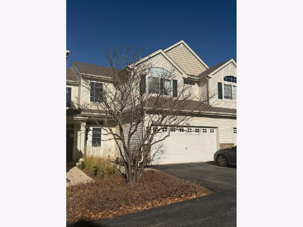 Townhomes & Homes For Rent Emerald Bay Round Lake Illinois, 549 Jade