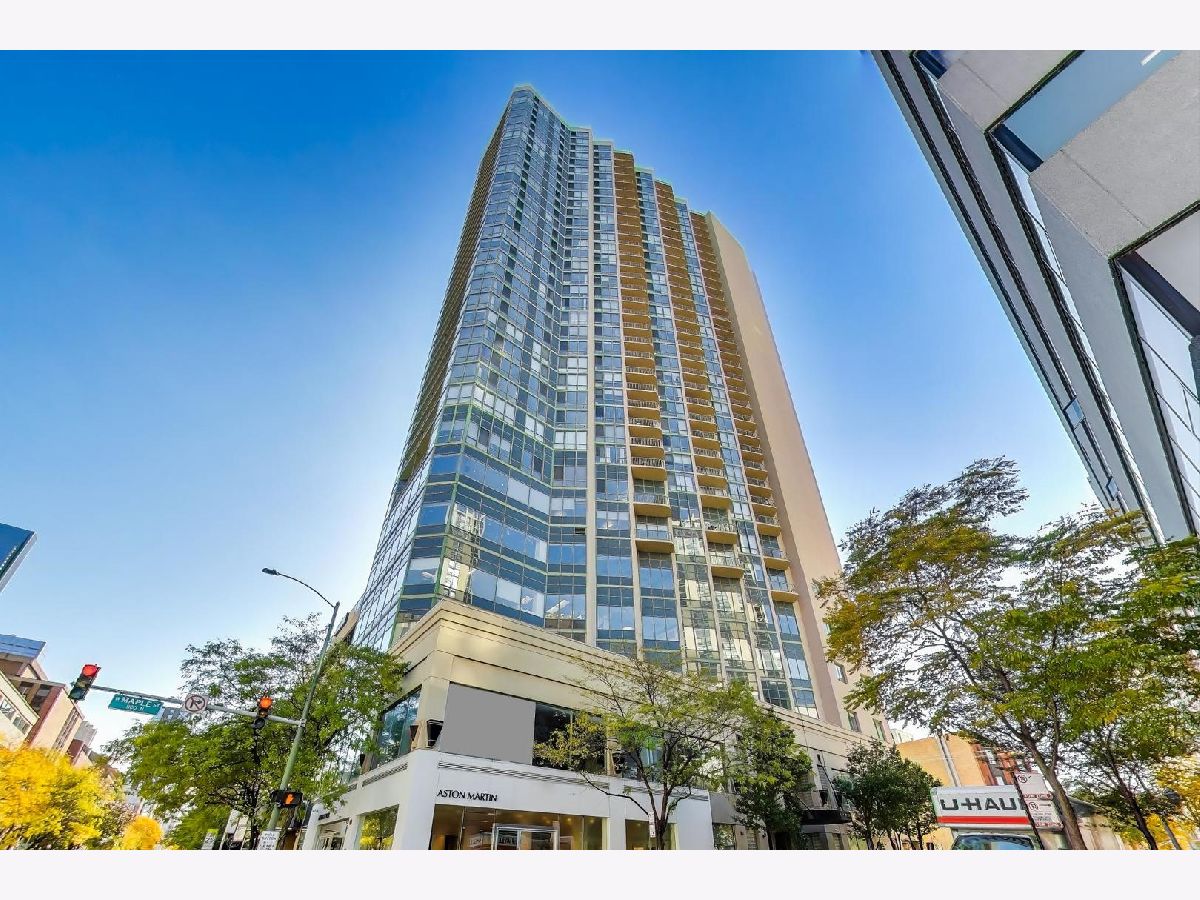 Condominiums For Sale Gold Coast Galleria Chicago Illinois, 111 Maple Street