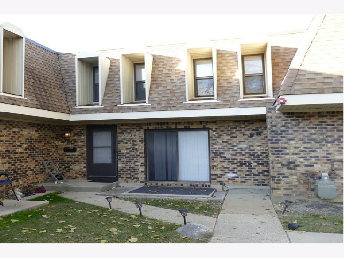  For Rent Woodridge Illinois, 7724 Woodward