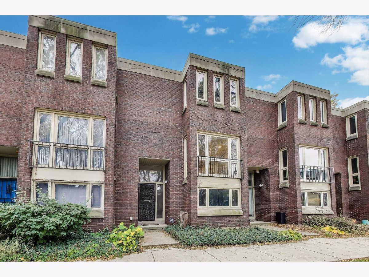 Condos & Townhomes For Rent South Commons Chicago Illinois, 2803 Michigan