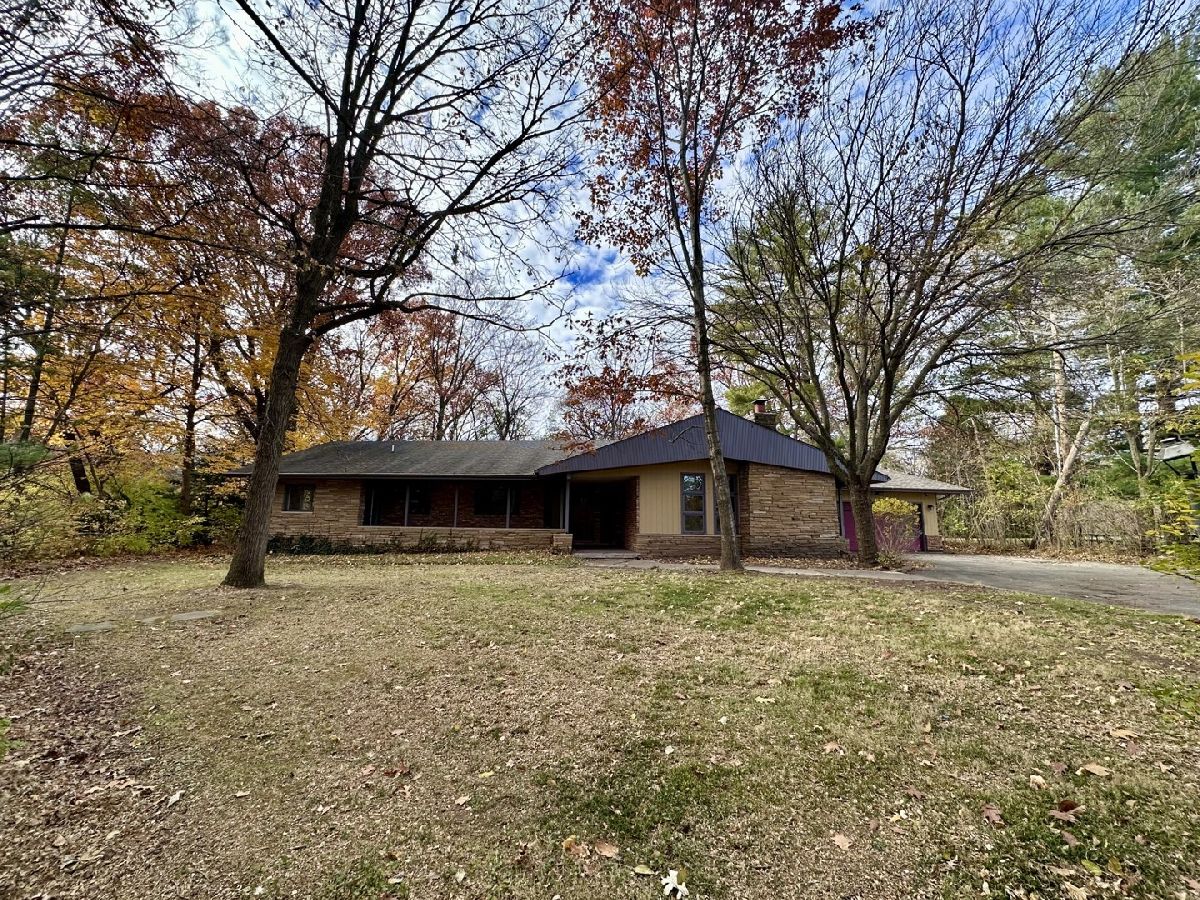  For Sale Peru Illinois, 2300 Airport Road