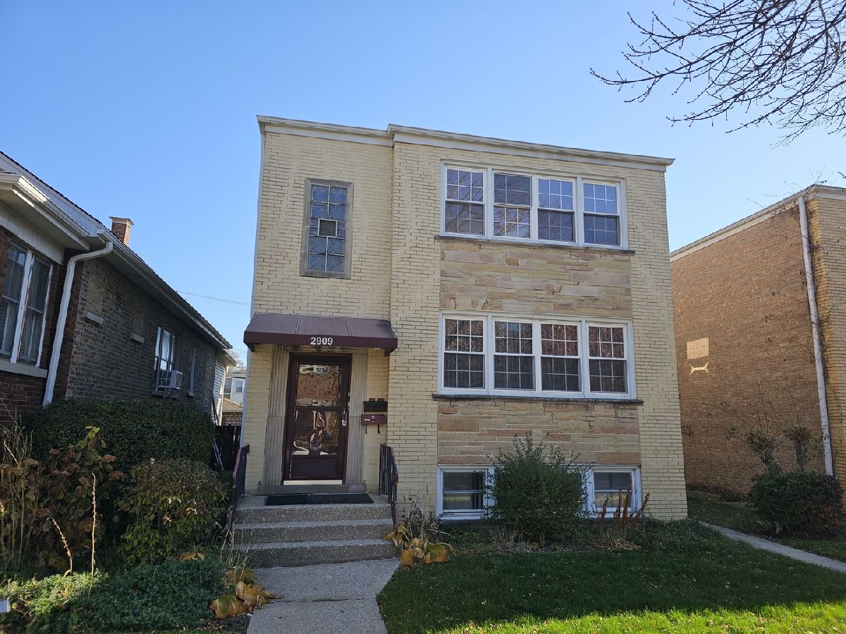  Rented Chicago Illinois, 2909 Austin