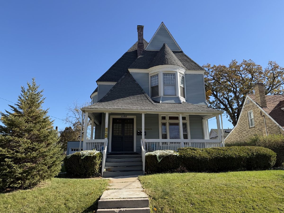  For Rent Elgin Illinois, 1105 Morton
