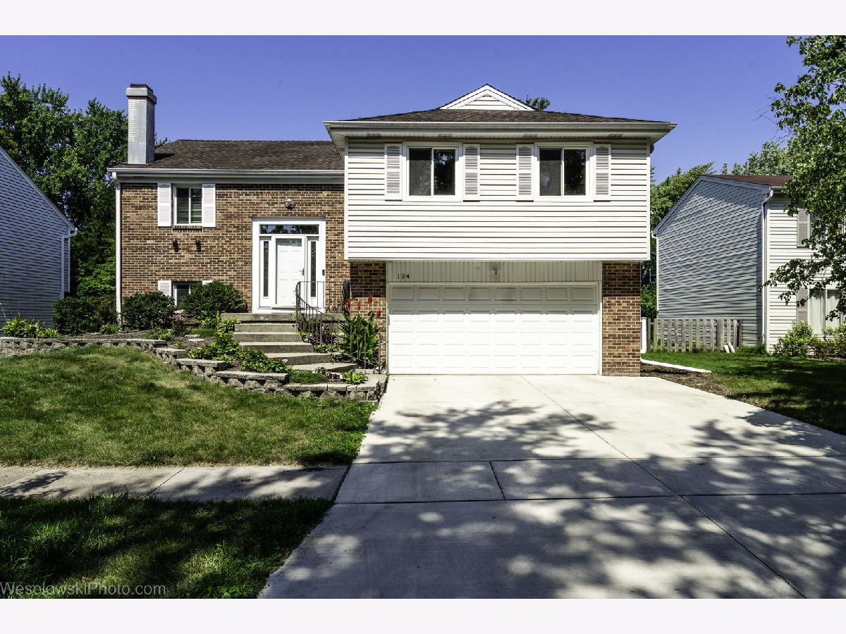  For Sale Vernon Hills Illinois, 124 Midway Lane
