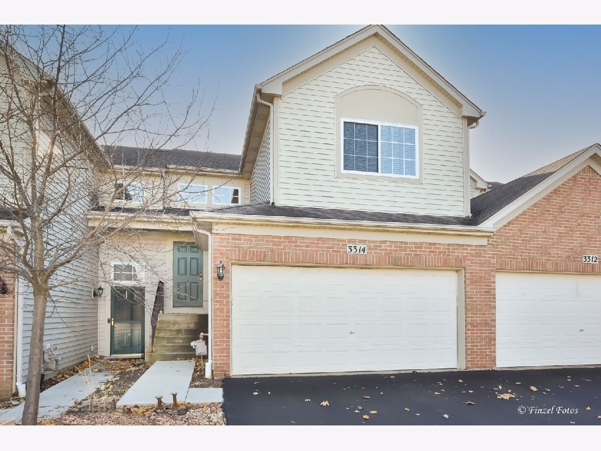  For Sale Carpentersville Illinois, 3314 Blue Ridge Drive