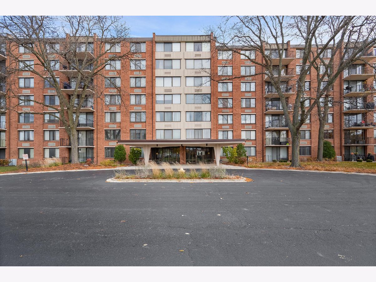  For Sale Lombard Illinois, 2000 Saint Regis Drive