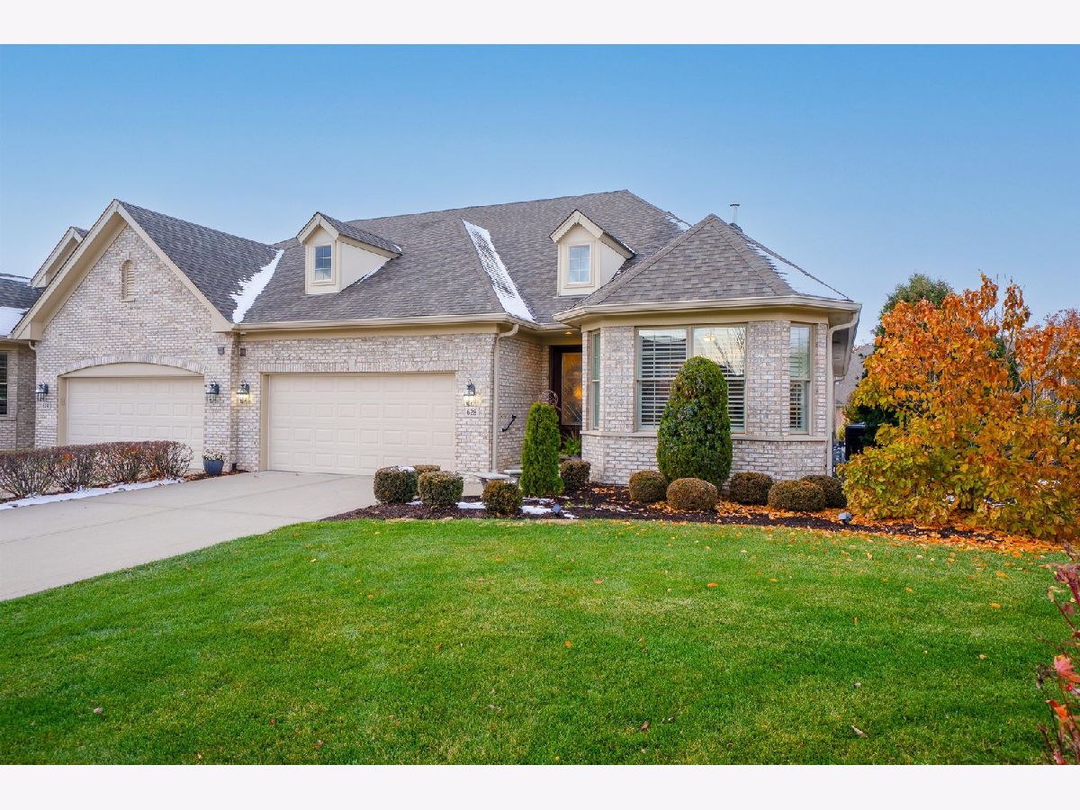  For Sale Lemont Illinois, 628 Woodglen Court